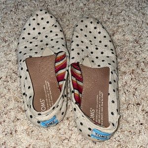 Women Toms, size 6